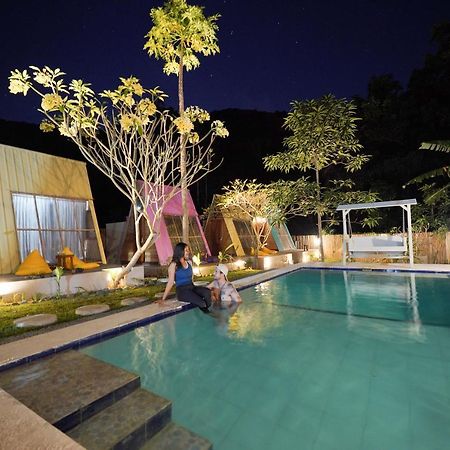 La Vie En Rose Hotel Senggigi Buitenkant foto