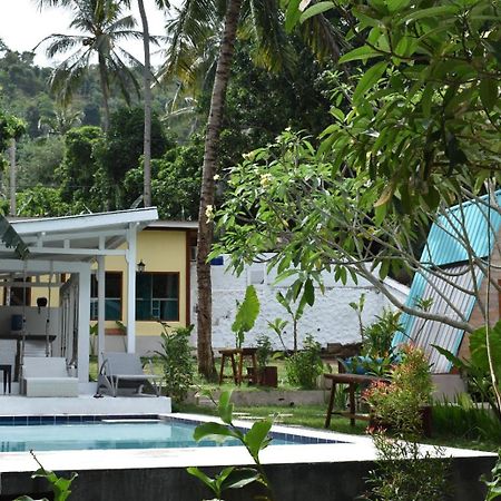 La Vie En Rose Hotel Senggigi Buitenkant foto