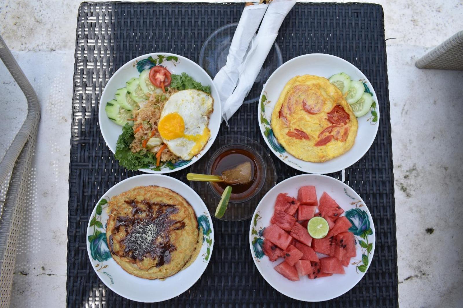 La Vie En Rose Hotel Senggigi Buitenkant foto