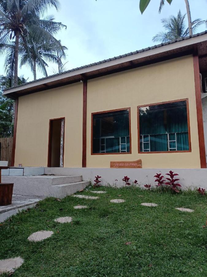 La Vie En Rose Hotel Senggigi Buitenkant foto