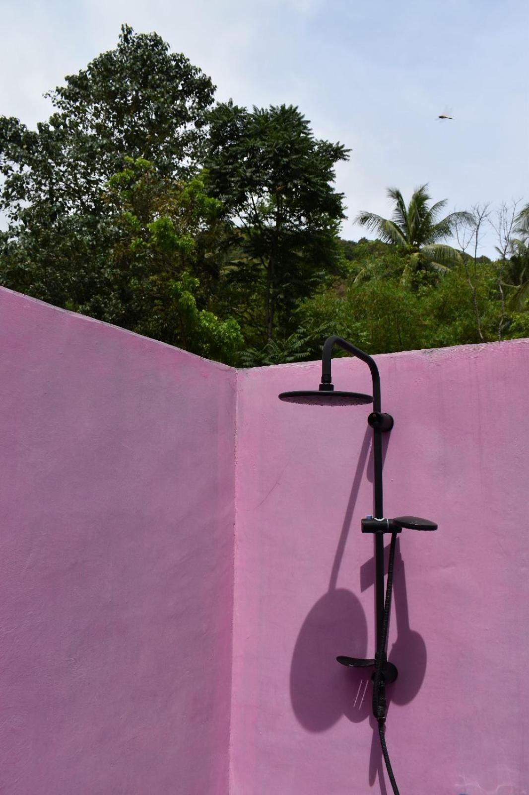 La Vie En Rose Hotel Senggigi Buitenkant foto