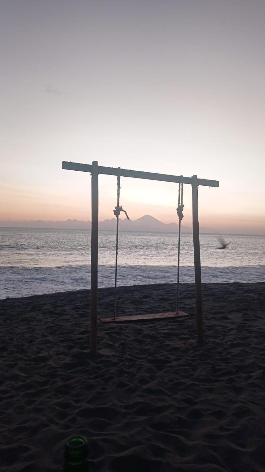La Vie En Rose Hotel Senggigi Buitenkant foto